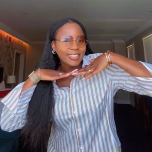 black woman wearing kinky clip in