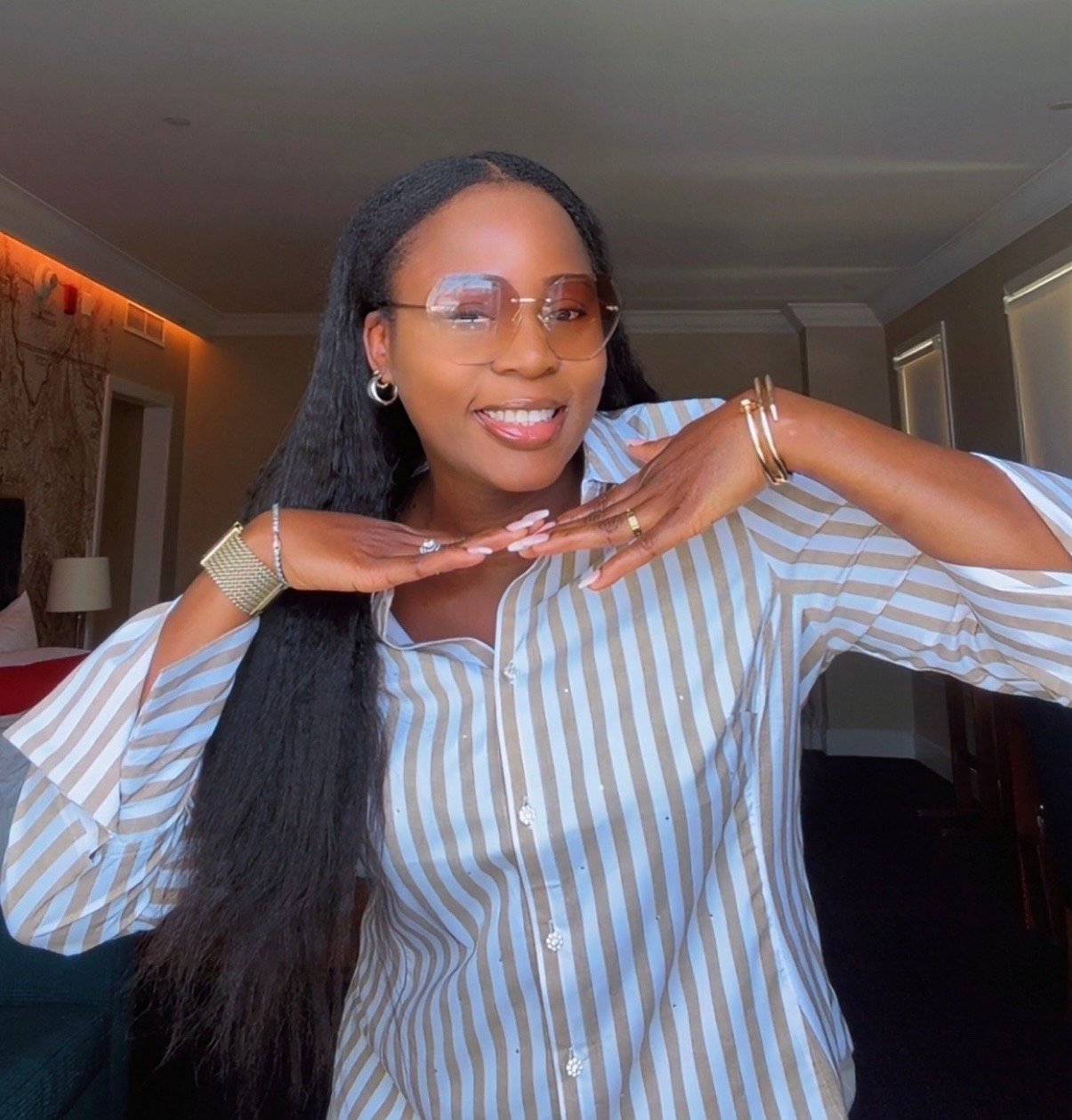 black woman wearing kinky clip in